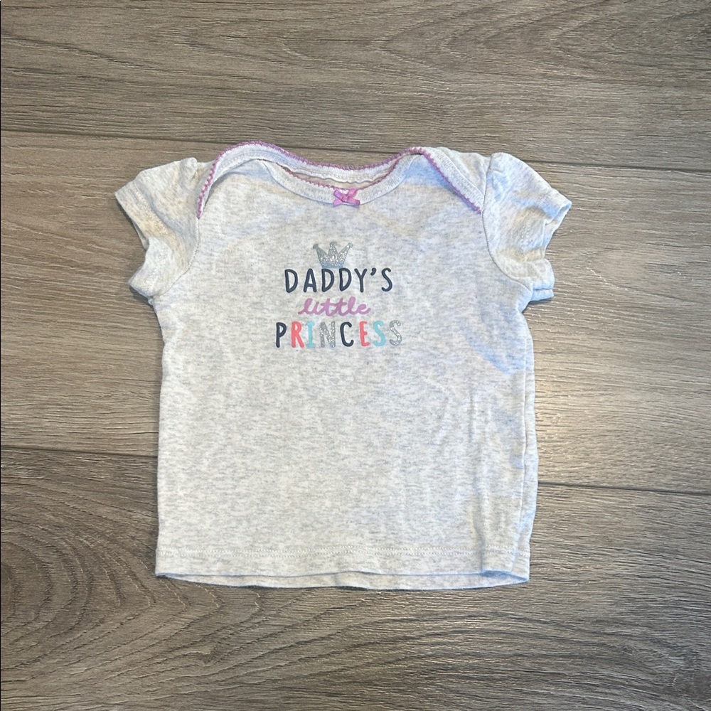 Carter's Light Gray Tee with Colorful Print‎ “Daddy’s Little Princess Size 6 mo.